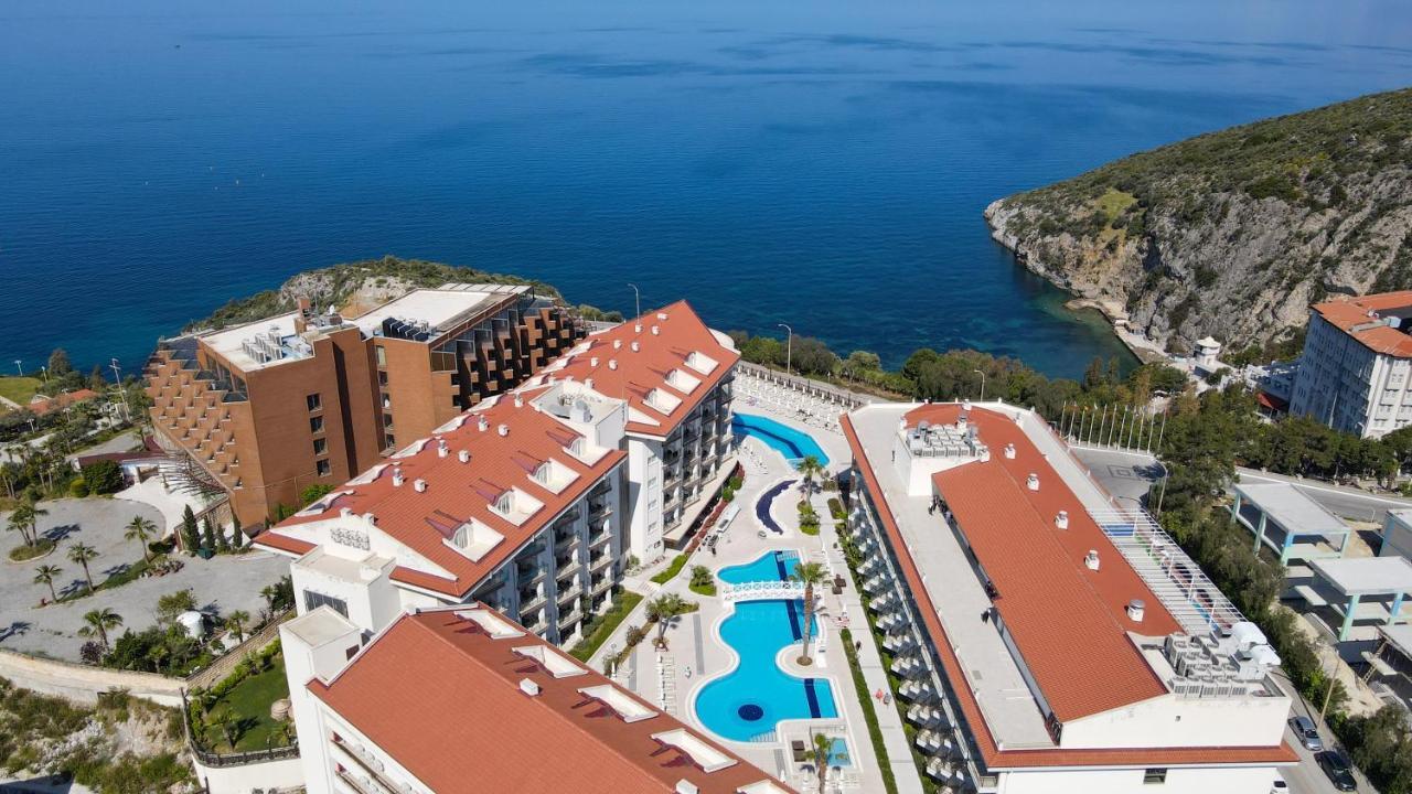 Ramada Hotel & Suites By Wyndham Kusadası Esterno foto