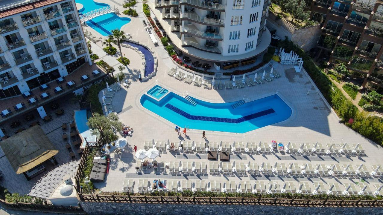 Ramada Hotel & Suites By Wyndham Kusadası Esterno foto